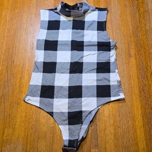 B Famous Women Large Black White Checkered Buffalo Sleeveless Mock Neck Bodysuit